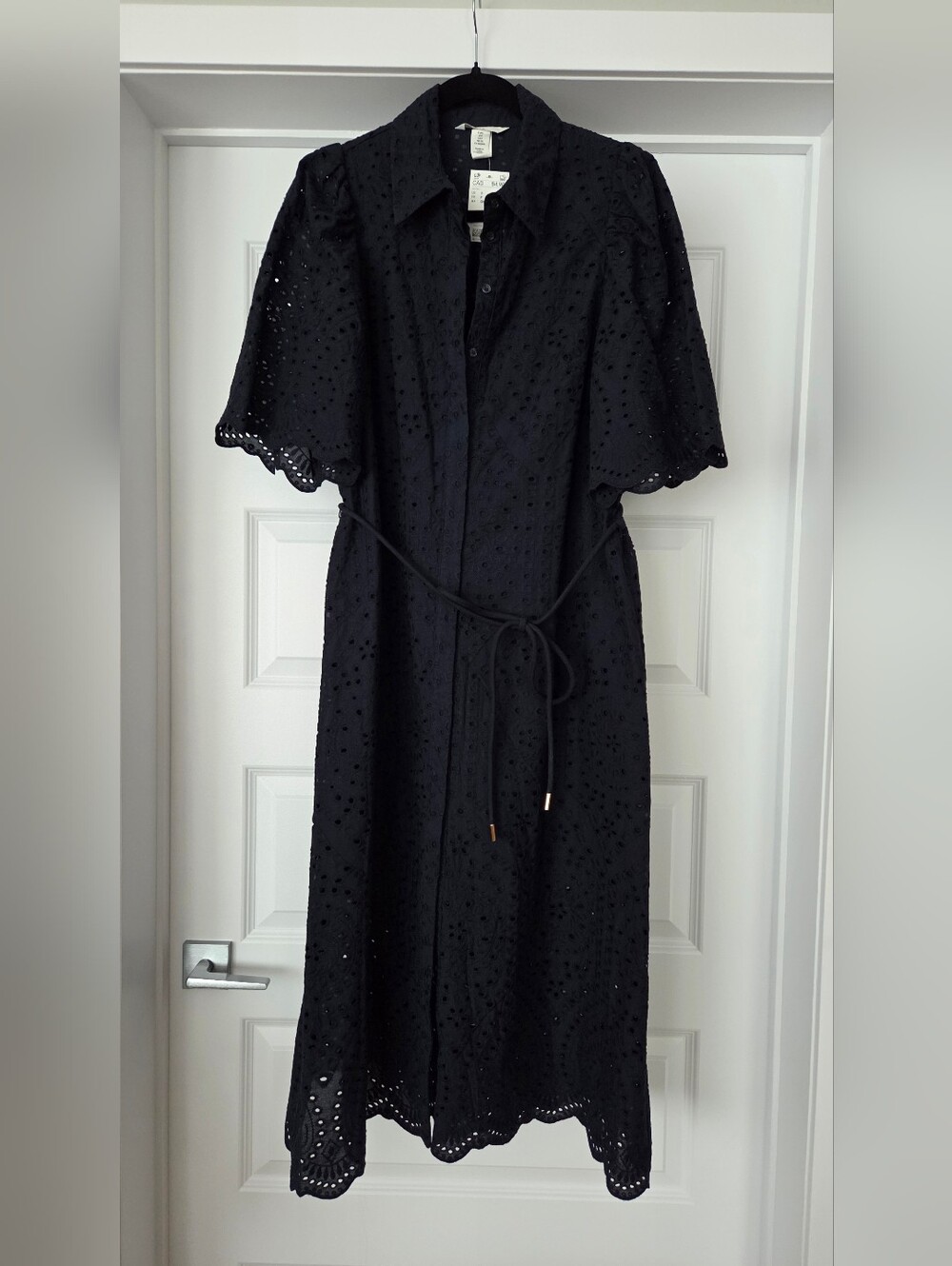NWT H&M Navy Eyelet Embroidered Shirt Dress with Tie Waist, Size S - Picture 3 of 11